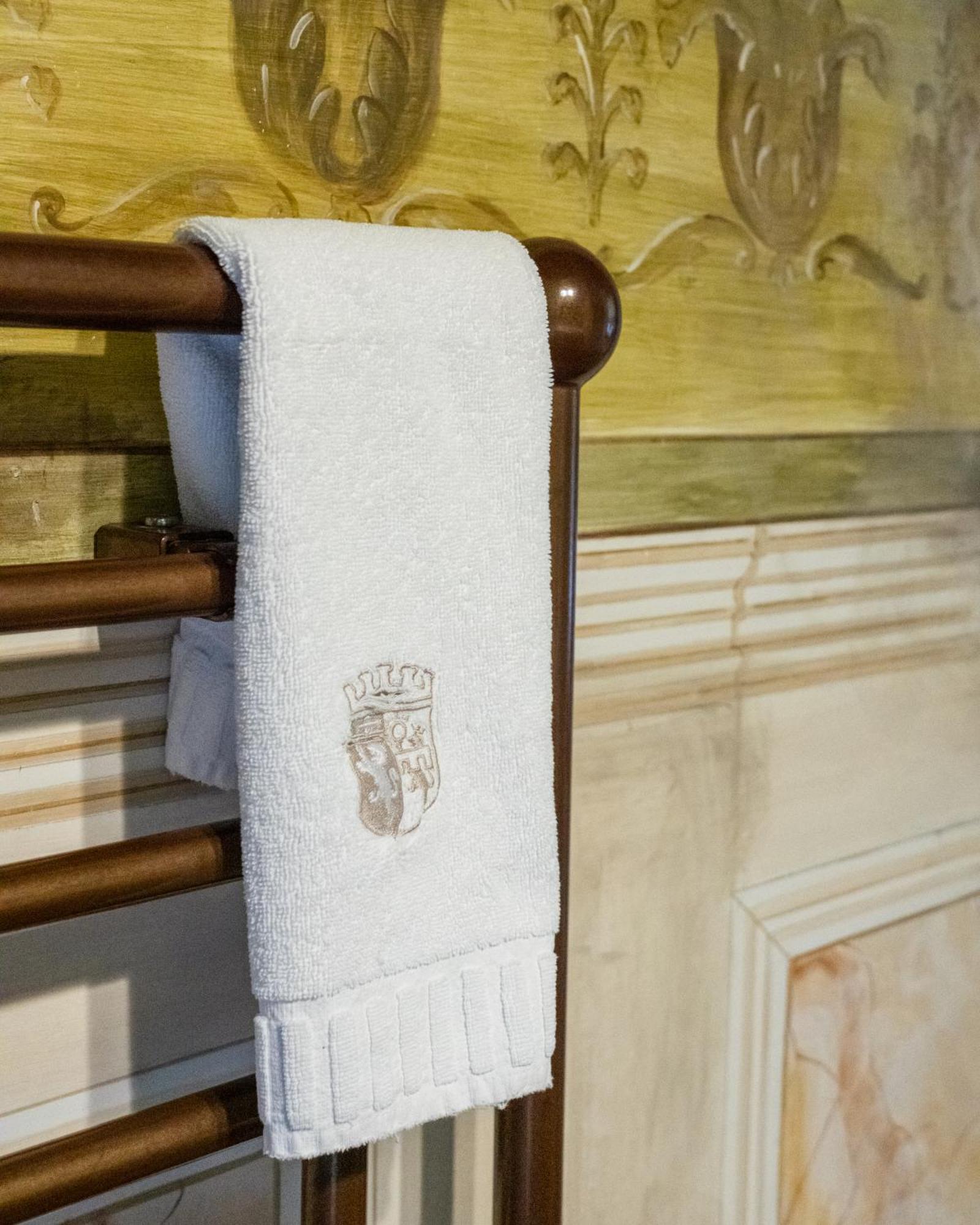 Hotel Castello Di Limatola Extérieur photo
